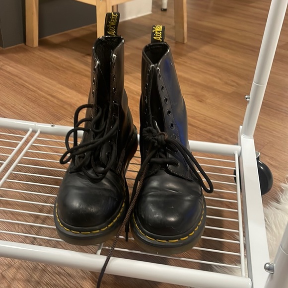 DR. Martens - Picture 1 of 4